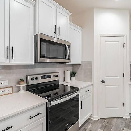 Gorgeous New Townhome/Charlotte! Exteriör bild