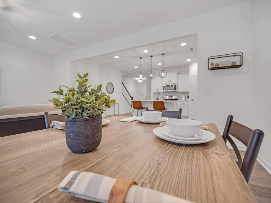 Gorgeous New Townhome/Charlotte! Exteriör bild