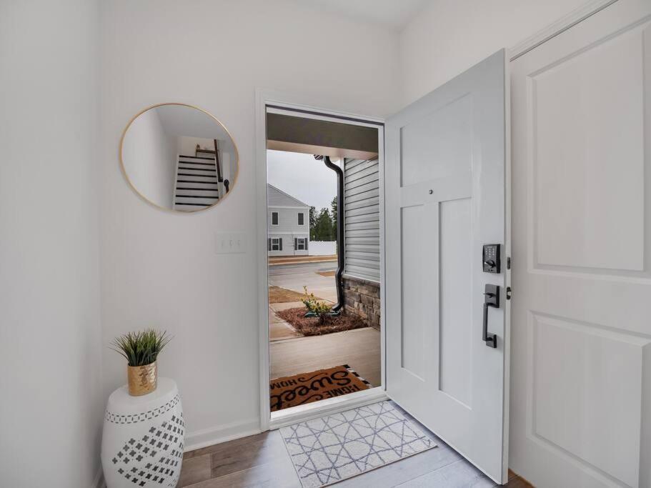 Gorgeous New Townhome/Charlotte! Exteriör bild