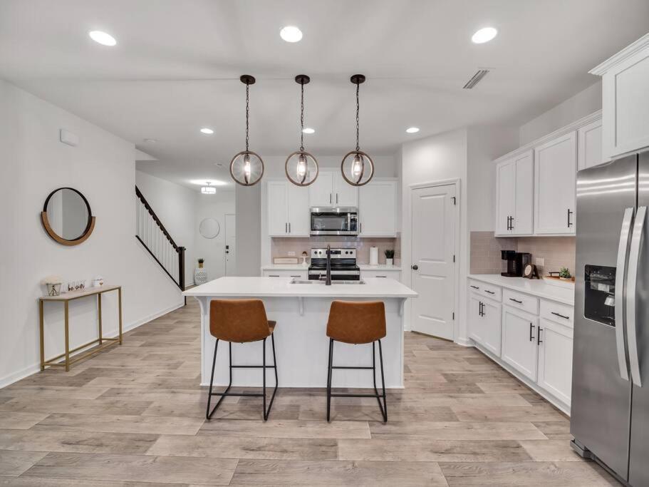 Gorgeous New Townhome/Charlotte! Exteriör bild