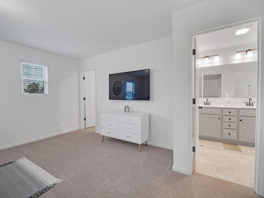 Gorgeous New Townhome/Charlotte! Exteriör bild