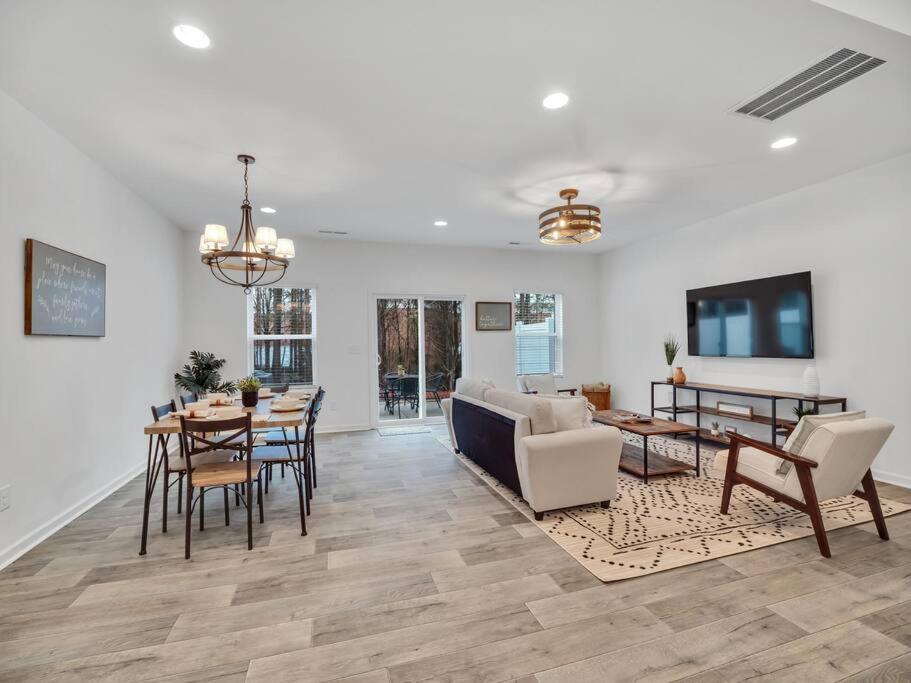 Gorgeous New Townhome/Charlotte! Exteriör bild