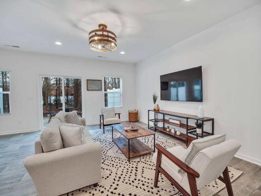 Gorgeous New Townhome/Charlotte! Exteriör bild